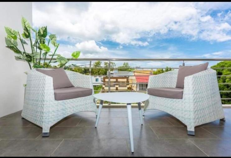 Luxury Westwood Apartment+pool Apartment