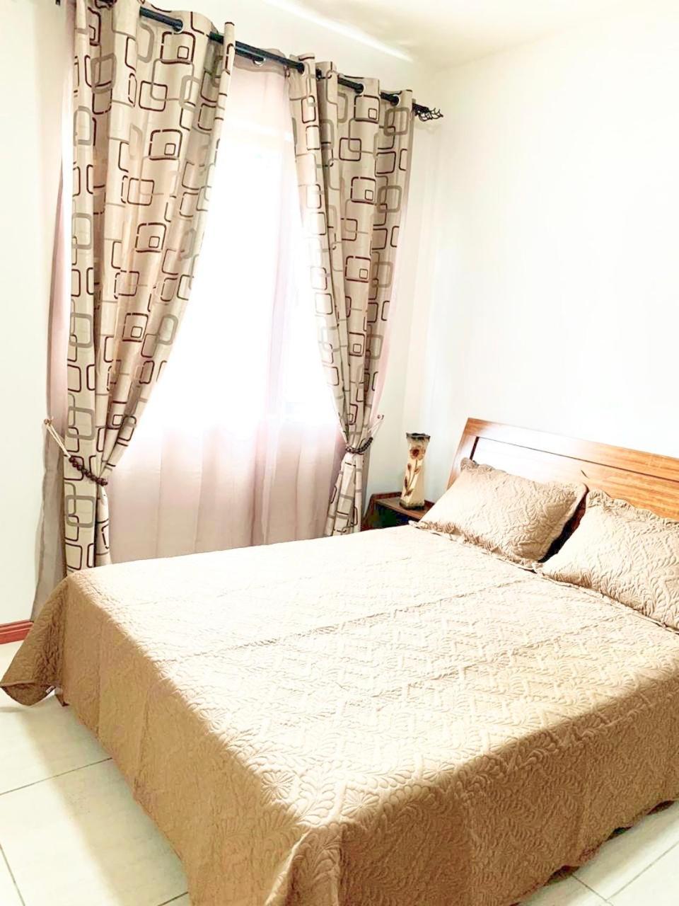 Apartment Luxury Westwood Apartment+pool *
