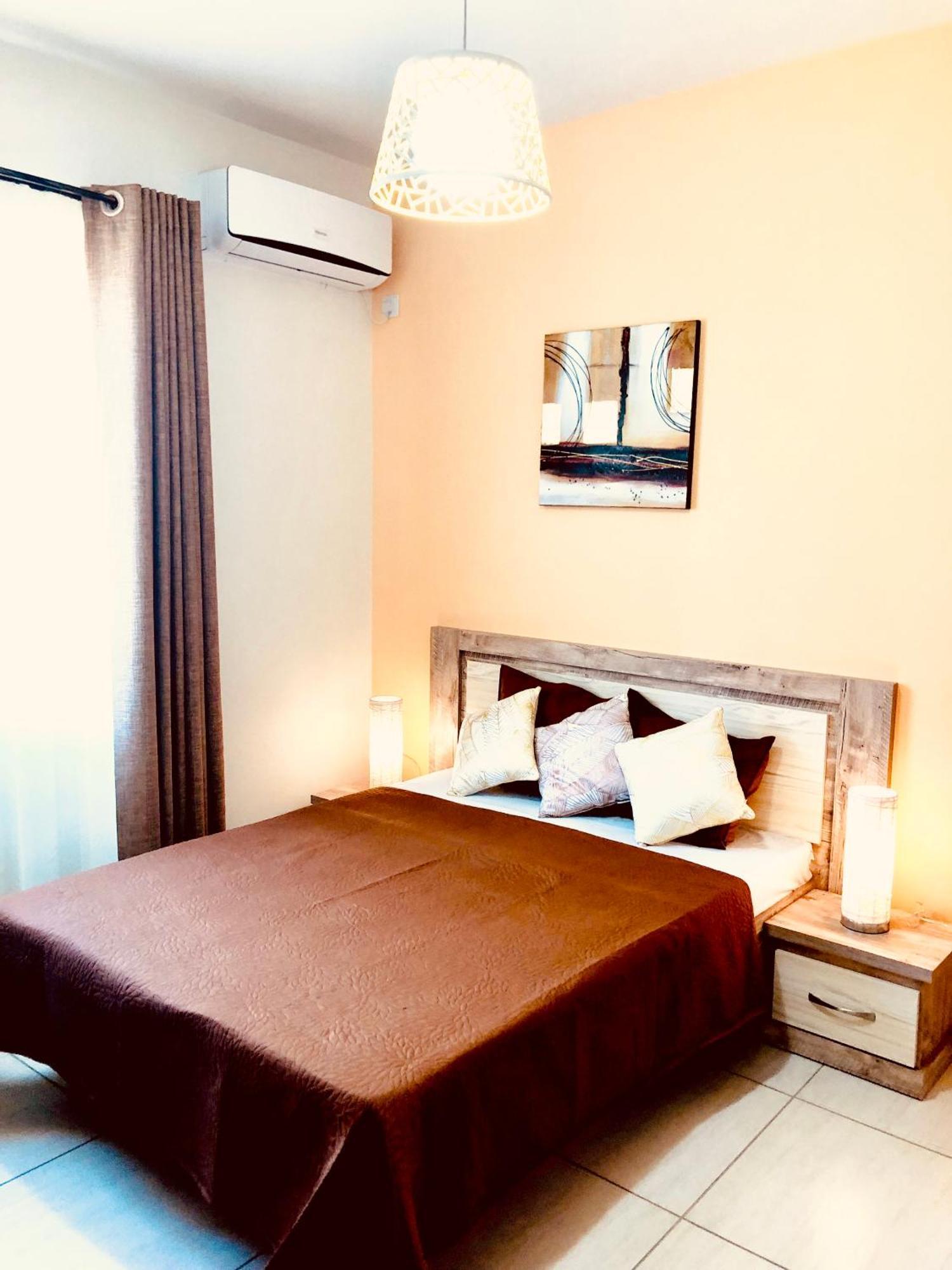 Apartment Luxury Westwood Apartment+pool *