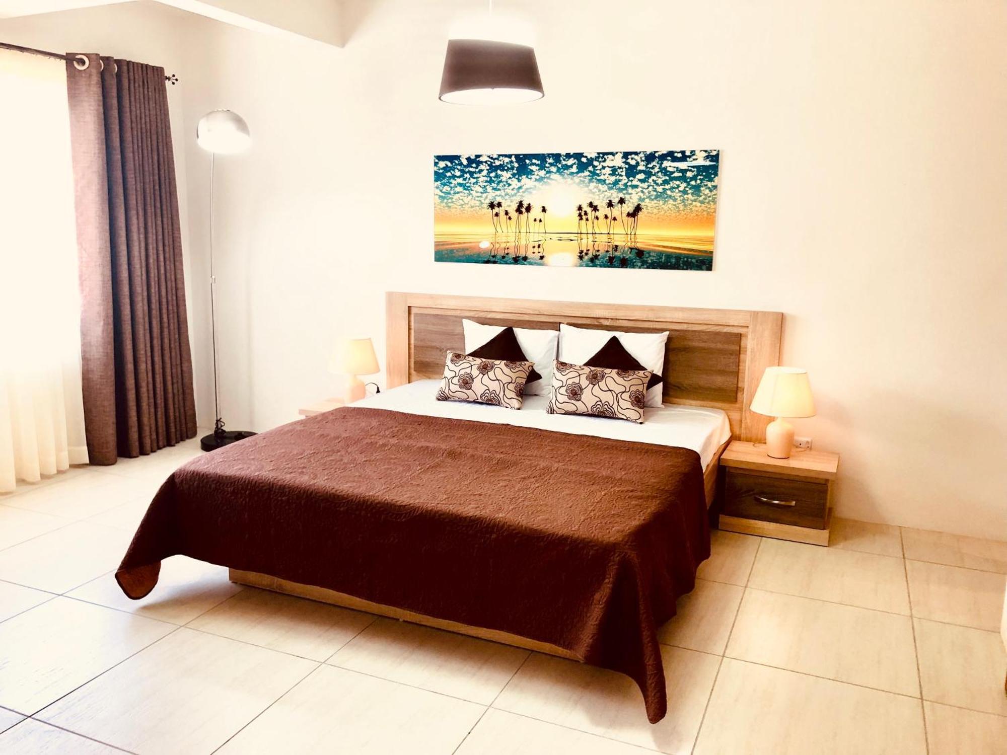 Luxury Westwood Apartment+pool Apartment