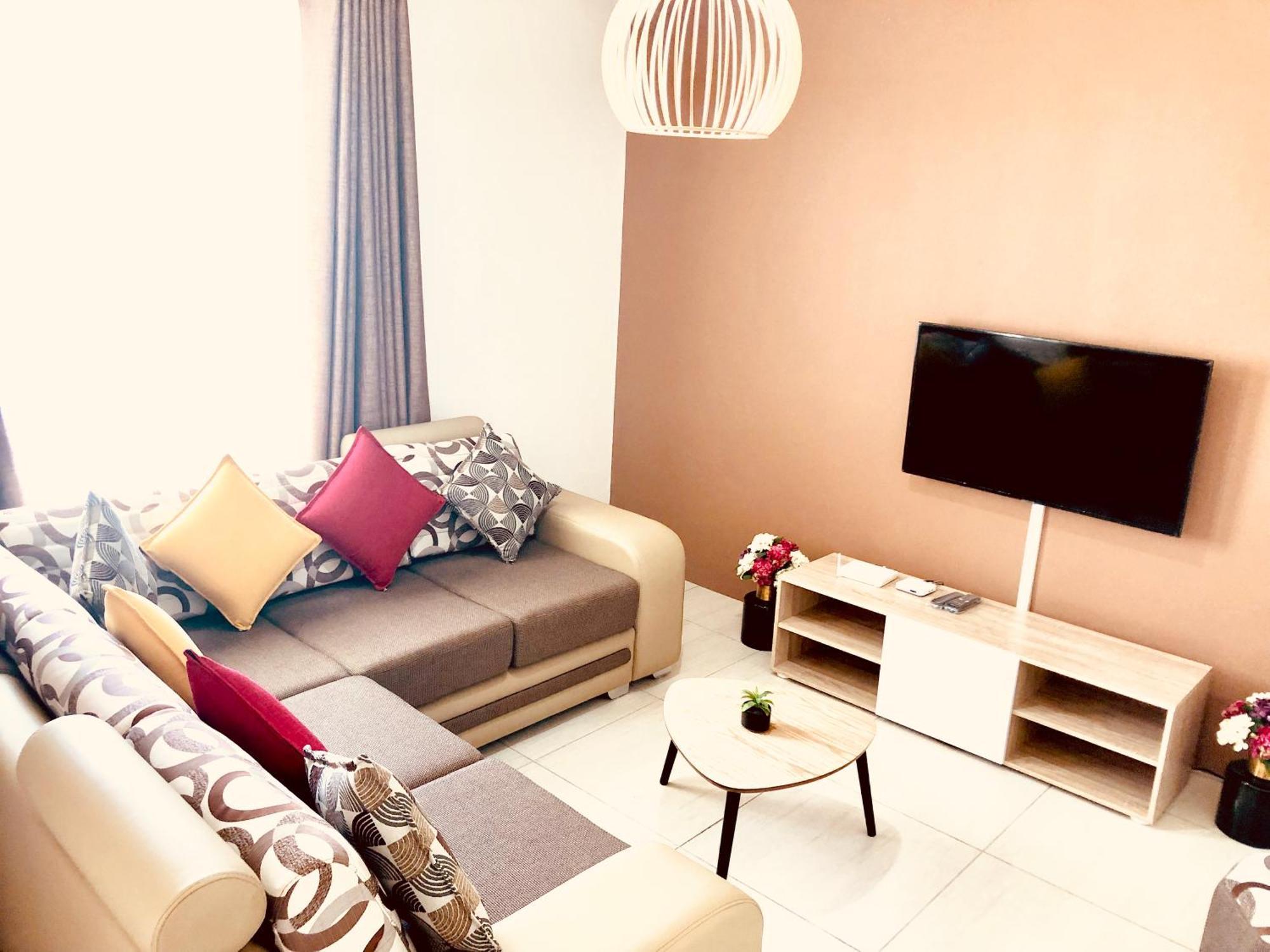 Luxury Westwood Apartment+pool *