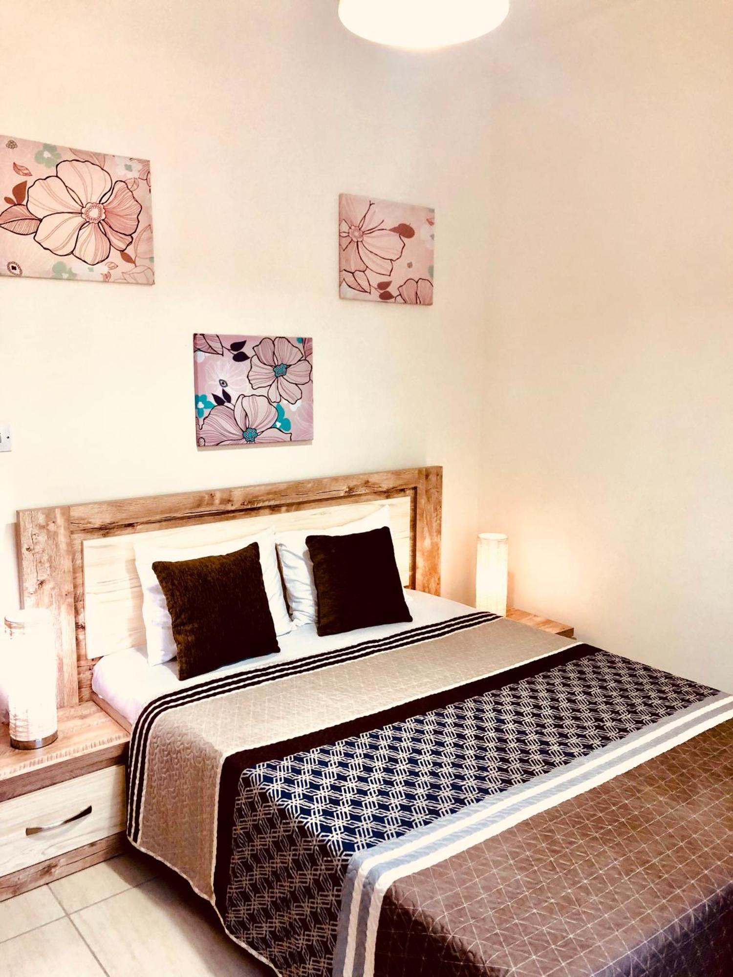 Luxury Westwood Apartment+pool *