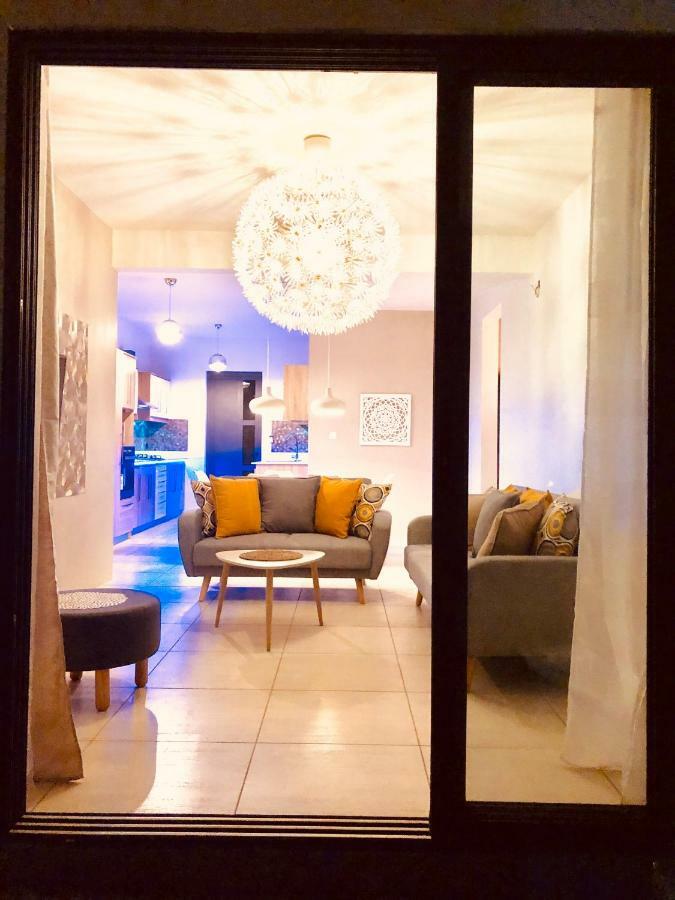 Luxury Westwood Apartment+pool *