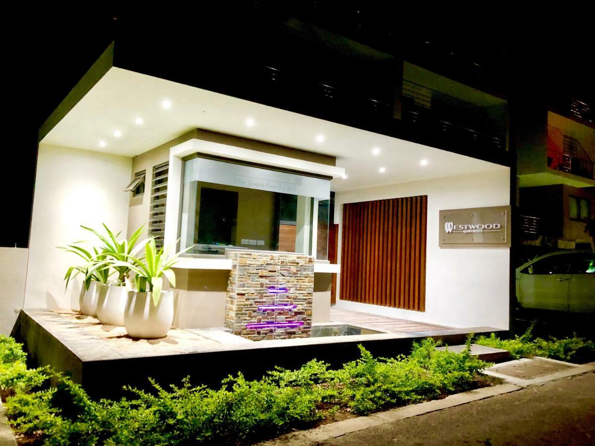 Apartment Luxury Westwood Apartment+pool *
