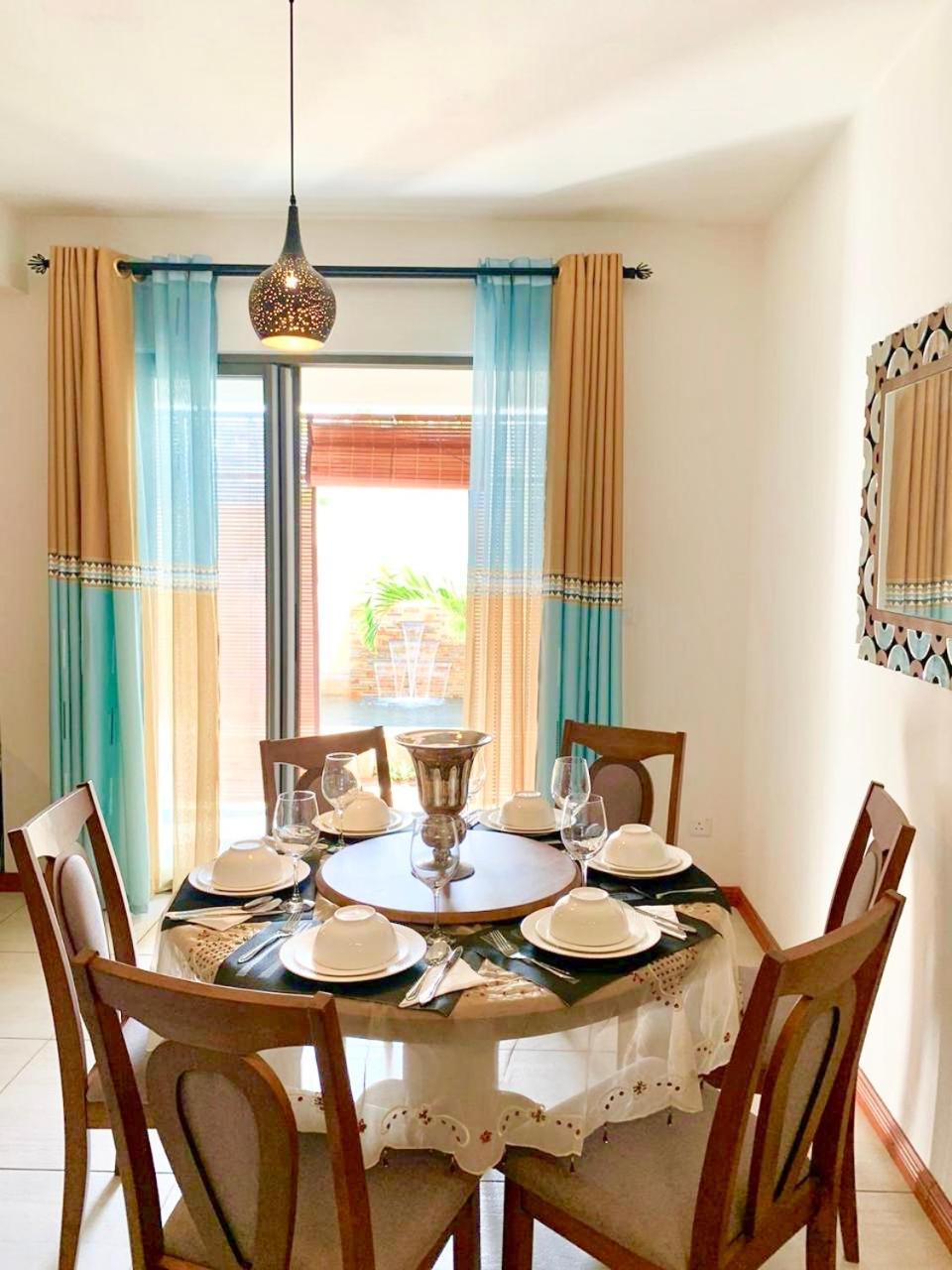 Luxury Westwood Apartment+pool *